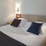 호텔 Western Premier Du Vieux-port 4*