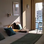 호텔 Western Premier Du Vieux-port 4*