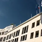 호텔 Western Premier Du Vieux-port 4*
