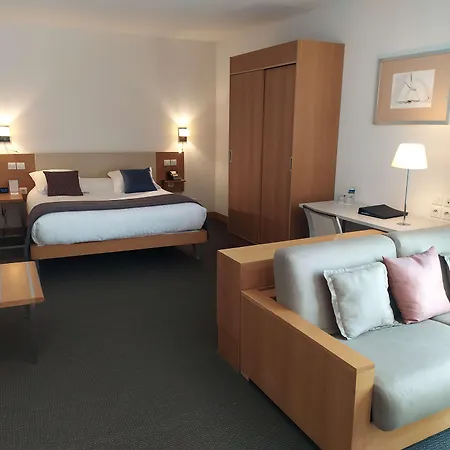 Western Premier Du Vieux-port Hotel 4*