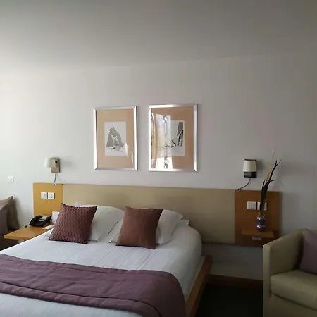 호텔 Western Premier Du Vieux-port 4*
