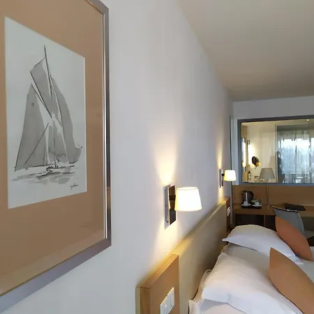 Western Premier Du Vieux-port 酒店 4*