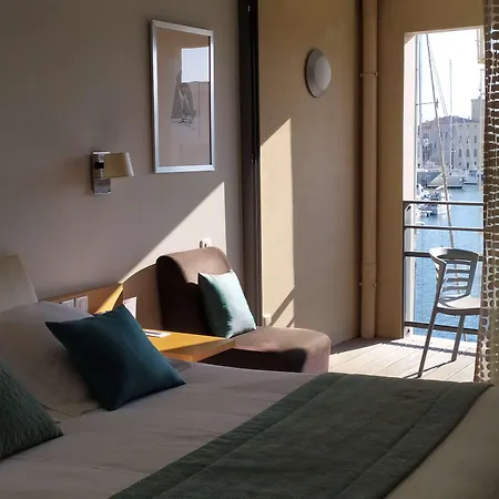 ホテル Western Premier Du Vieux-port 4*